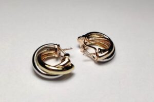 Read more about the article How to choose jewelry to match your hairstyle